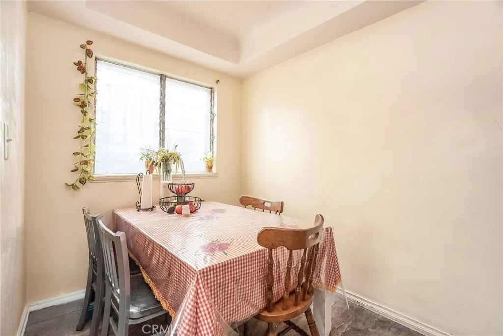 6030 W Wilton, Los Angeles, California 90047 home-pic-5